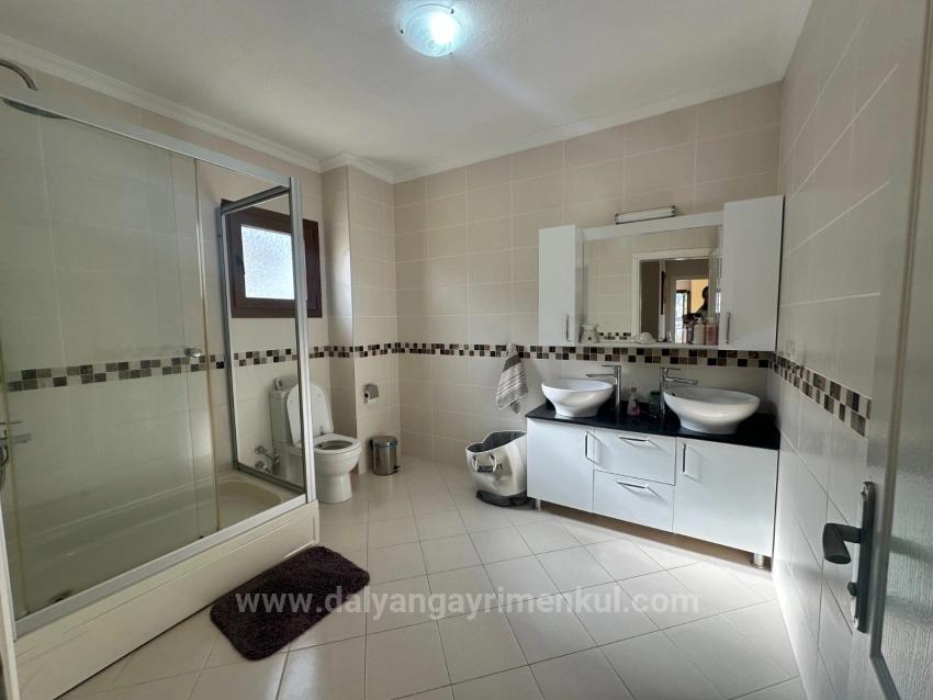 4+1 Villa Zum Verkauf Auf Einem 500 M² Großen Grundstück In Der Nähe Des Zentrums Von Dalyan