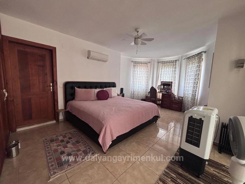 5+1 Villa Zum Verkauf Auf Einem 980 M² Großen Grundstück An Der Ecke In Dalyan Maraş