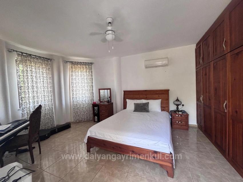 5+1 Villa Zum Verkauf Auf Einem 980 M² Großen Grundstück An Der Ecke In Dalyan Maraş