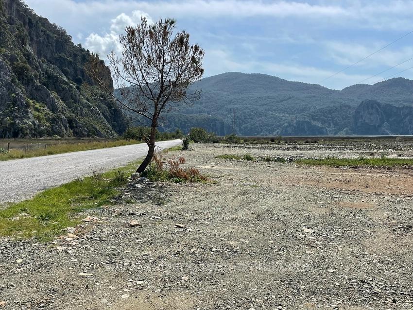 19.600 M² Großes Grundstück Zum Verkauf, Direkt An Der Straße Dalyan Iztuzu Beach Gelegen.