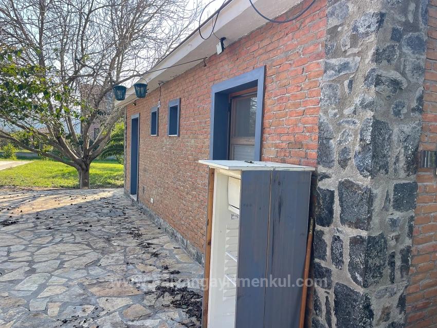 Freistehendes, Eingeschossiges Haus Auf Einem 2882 M² Großen Grundstück In Eskiköy Zu Verkaufen.