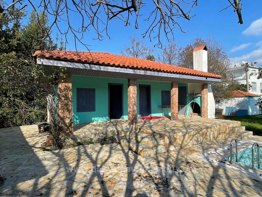 Freistehendes, Eingeschossiges Haus Auf Einem 2882 M² Großen Grundstück In Eskiköy Zu Verkaufen.