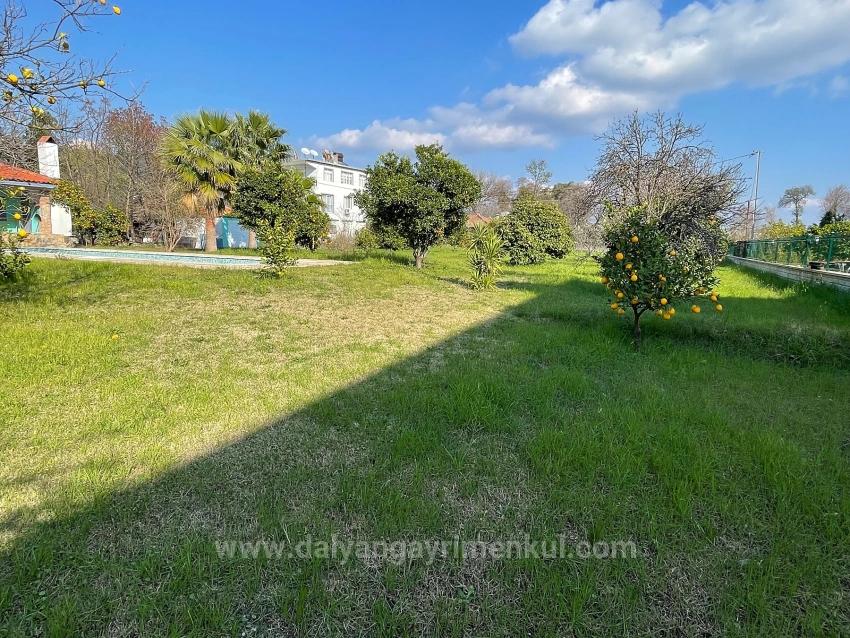 Freistehendes, Eingeschossiges Haus Auf Einem 2882 M² Großen Grundstück In Eskiköy Zu Verkaufen.