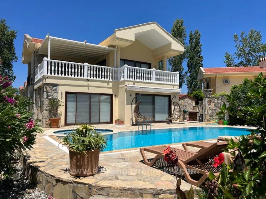 4+1 Bedroom Villa For Sale in Dalyan Nbh. Ortaca - 880 m²