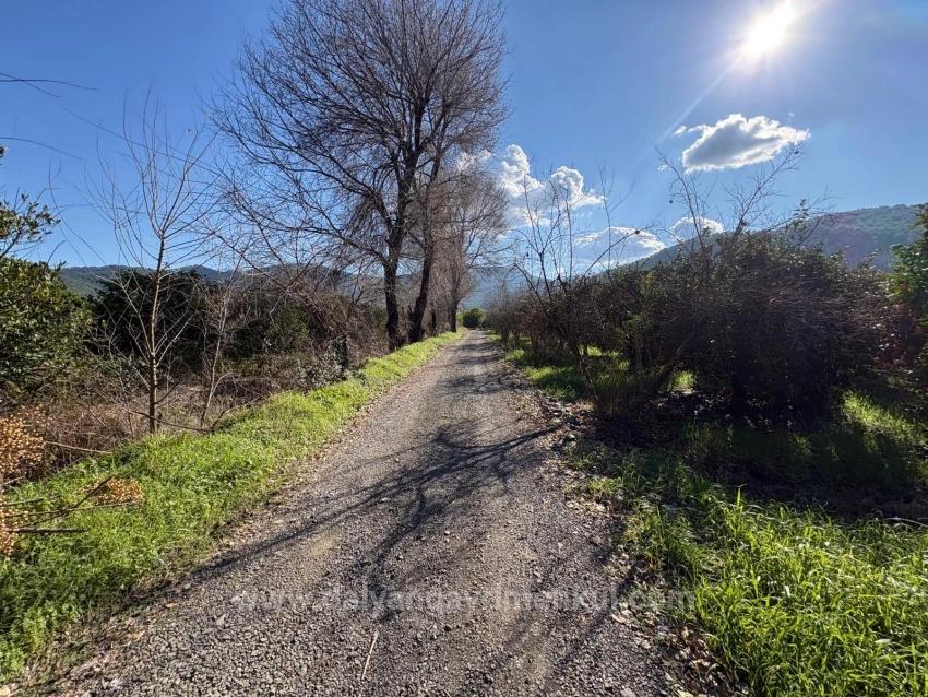 4,326 M² Plot Of Land For Sale In The Residential Area Of Okçular.