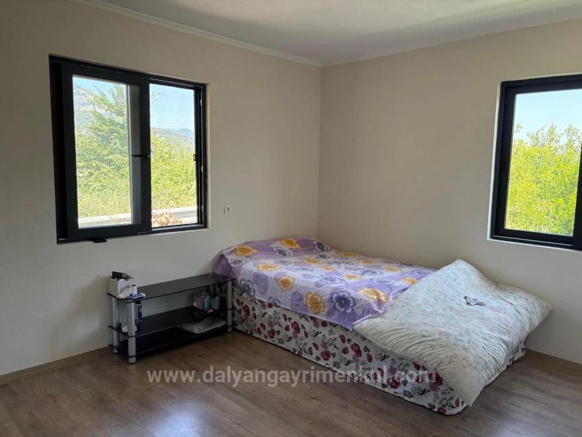 Отдельно Стоящий Деревянный Дом Площадью 120 М² На Участке Площадью 2500 М² В Районе Дальян Карадаг.