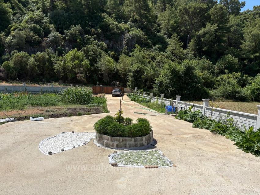 Отдельно Стоящий Деревянный Дом Площадью 120 М² На Участке Площадью 2500 М² В Районе Дальян Карадаг.