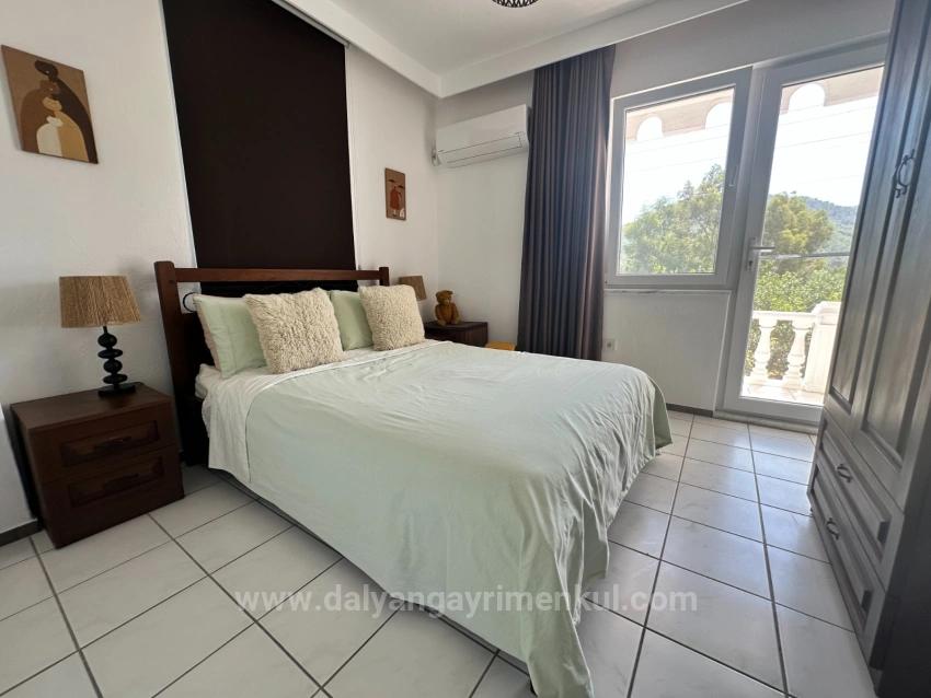 Вилла 3+1 На Продажу На Участке 1151М2 В Окчуларе