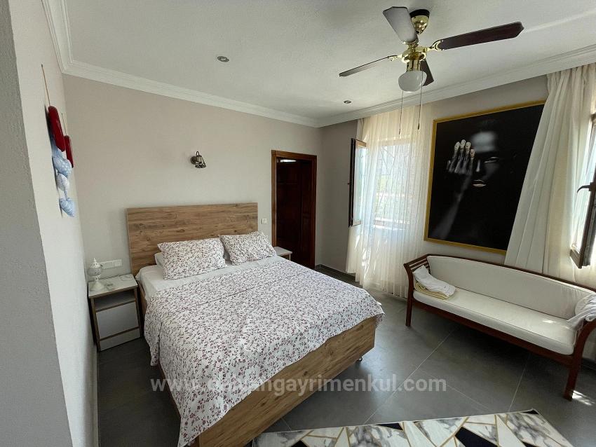 Роскошная Вилла С 4 Спальнями И 1 Ванной Комнатой Продается На Участке Площадью 7000 М2 С Видом На Пляж Далян Истузу.