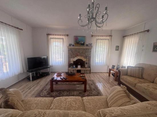 Продается Вилла Площадью 848 М² С 3 Спальнями И 1 Ванной Комнатой В Дальяне, С Видом На Гробницы Королей.