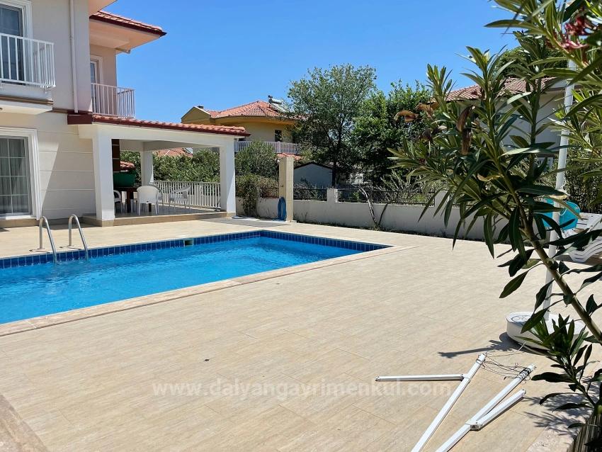Dalyan Gülpınar'da 579M2 Arsa İçerisinde 4+1 Satılık Villa
