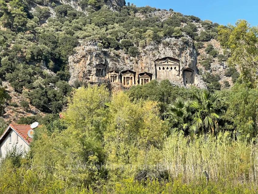Çandır'da Kanala Sıfır 2765M2 Satılık Müstakil Ev