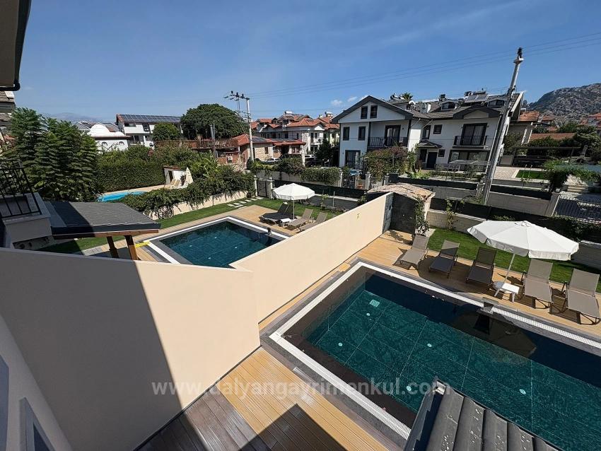Dalyan'da Gülpınar'da Satılık 4+1 Villa