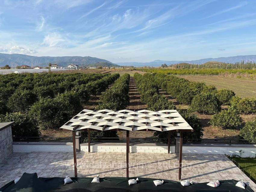 Eskiköy'de 14.136 M2 Tarla İçerisinde 4+1 Satılık Villa