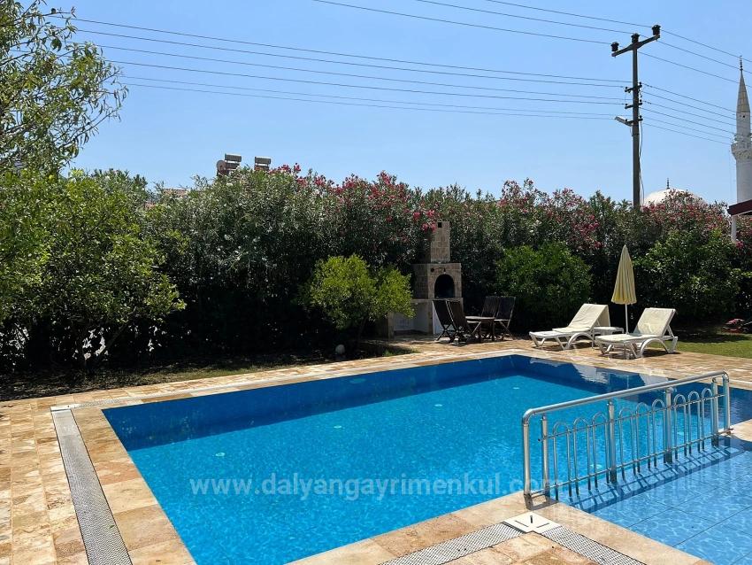 Dalyan'da Köşebaşı 600M2 Arsa İçerisinde 3+1 Satılık Villa
