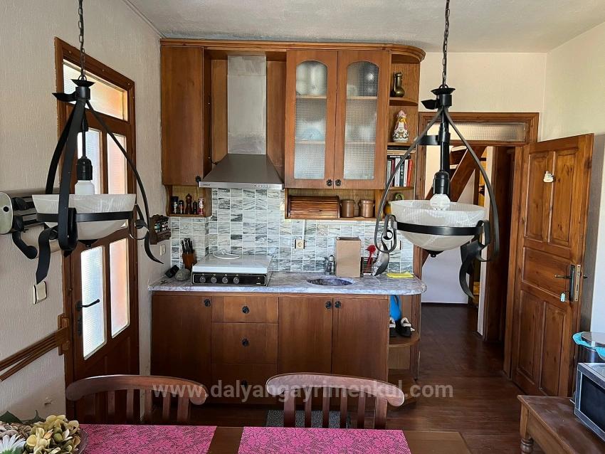 Dalyan Gülpınar'da 580M2 Arsa İçerisinde Satılık Taş Villa