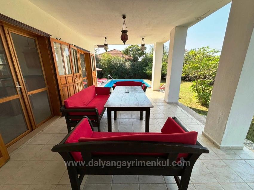 Dalyan Arıkbaşı'nda 600M2 Arsa İçerisinde Satılık Villa