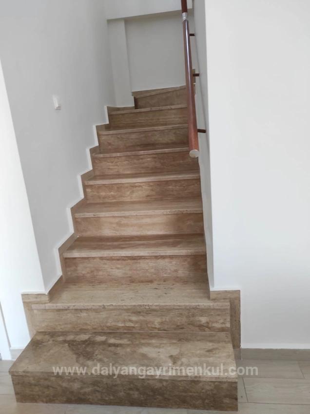 Dalyan Gülpınar'da Köşebaşı 545M2 Arsa İçinde Satılık 4+1 Villa